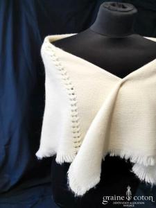 Création - Châle carré en laine écrue ivoire foncé