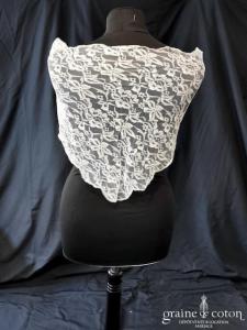 Création - Mantille triangulaire en dentelle ivoire
