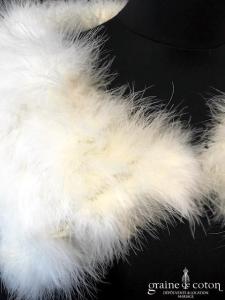 Bianco Evento - Étole en duvet de cygne ivoire clair