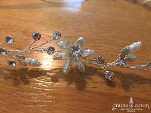 Bianco Evento - Headband fleurs argentées perles et strass avec ruban organza