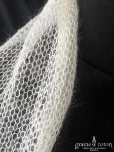 La fée Mohair - Étole à manches couleur ivoire