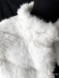 Manteau chaud en fausse fourrure ivoire clair