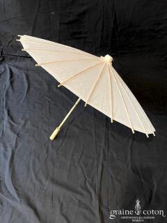 Création - Ombrelle blanche en papier de riz NA
