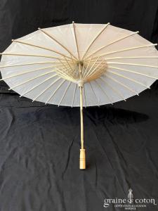 Création - Ombrelle blanche en papier de riz