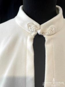 Création - Cape en crêpe de laine ivoire