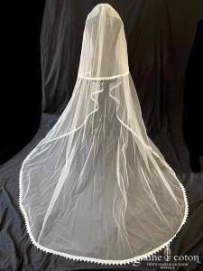 Pronovias - Voile long de 3 mètres en tulle ivoire clair bordé de guipure
