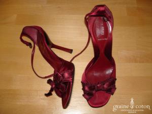 Miu-Miu - Sandales en cuir à noeud rouge foncé