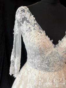 Nicole Milano - Création en tulle fluide et dentelle