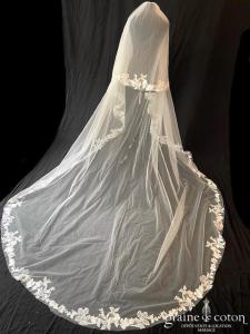 Rosa Clara - Voile long de 4 mètres en tulle fluide ivoire clair bordé de dentelle