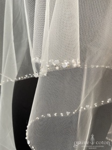 Aire Barcelona - Voile court en tulle ivoire bordé de perles