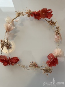 Les couronnes de Victoire - Couronne de fleurs séchées avec fils dorés