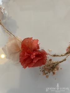 Les couronnes de Victoire - Couronne de fleurs séchées avec fils dorés
