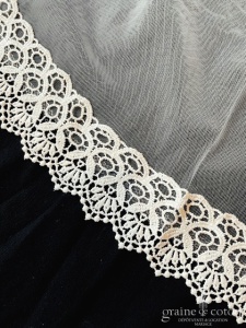 Bianco Evento - Voile simple long de 250 cm en soft tulle ivoire bordé de guipure