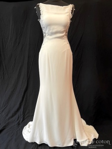 White One pour Pronovias - Geranium