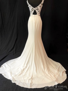 White One pour Pronovias - Geranium