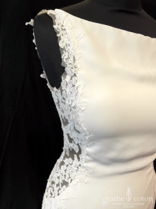 White One pour Pronovias - Geranium