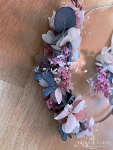 Dupont - Serre tête en fleurs stabilisées et broche assortie