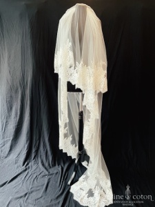 Cymbeline - Voile long de 200 cm en tulle ivoire bordé de dentelle