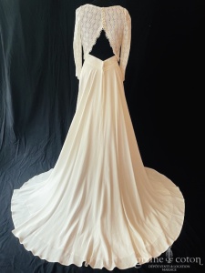 Rembo Styling et Jesus Peiro - Jupe Loup et top dentelle