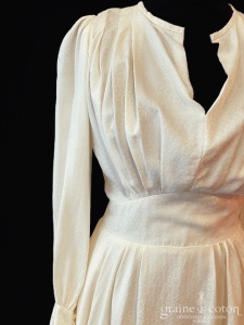 Edith Bréhat - Création courte en soie ivoire