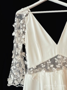 Isabella Boutin - Combinaison en dentelle et crêpe