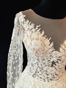 Oksana Mukha - Nuria