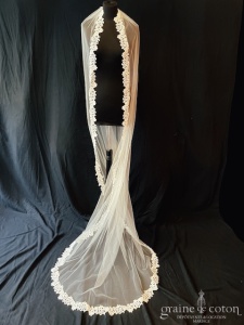 Bianco Evento - Voile simple long de 220 cm en soft tulle ivoire bordé d'une dentelle guipure