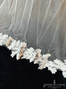 Bianco Evento - Voile double long de 220 cm en soft tulle ivoire bordé d'une dentelle guipure