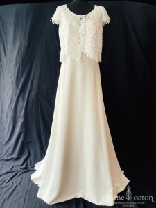 Elsa Gary - Création en guipure florale ivoire et son top