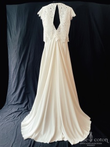 Elsa Gary - Création en guipure florale ivoire et son top