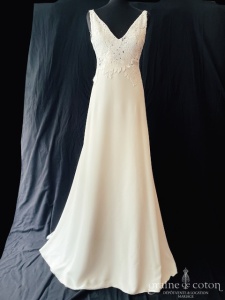 Elsa Gary - Création en guipure florale ivoire et son top