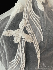 Pronovias - Voile long de 350 cm Aetrha en tulle fluide et dentelle perlée