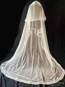 Cymbeline - Voile long de 250 cm en tulle ivoire clair fluide et bords volutes