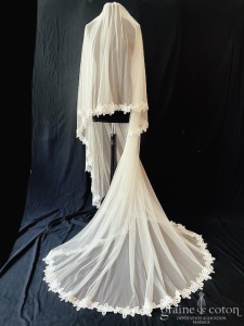 Rosa Clara - Voile Dublin long de 250 cm en tulle ivoire clair fluide bordé de guipure de coton