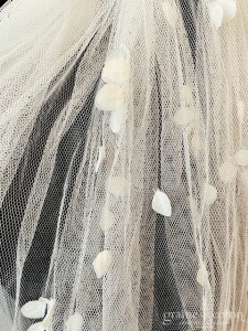 Fabienne Alagama - Voile Idylle long de 300 cm en tulle fluide ivoire clair et dentelle