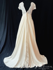 Hello Pandore - Création en guipure et crêpe de soie