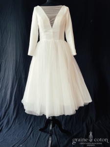 Création - Robe mi longue en tulle et crêpe ivoire
