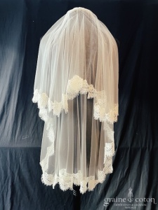 Maison Floret - Voile court en tulle ivoire clair bordé de dentelle