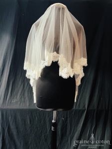 Maison Floret - Voile court en tulle ivoire clair bordé de dentelle