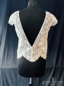 Maison Floret - Top en fine dentelle encolure ronde et manches courtes
