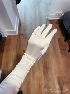 Création - Gants longs en soie ivoire