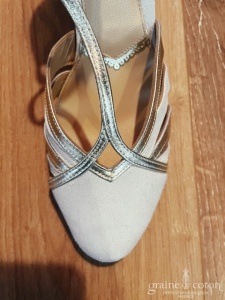 Rachel Simpson - Escarpins Paloma ivoires et dorés en nubuck