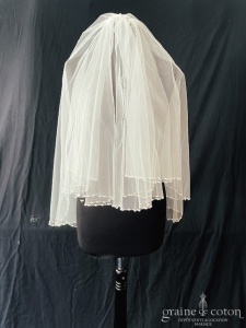 Création - Voile court en tulle ivoire clair bordé de perles