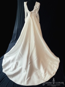 House of San Patrick pour Pronovias - Serenada