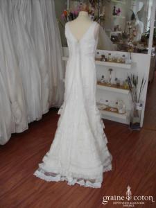 Novissima - Robe ivoire en dentelle, décolleté carré et bretelles