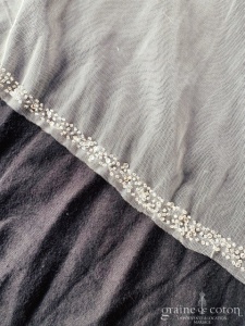 Création - Voile long de 300 cm en tulle souple ivoire clair bordé de perles