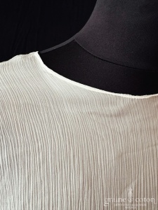 Metal Flaque - Cape en mousseline de soie ivoire