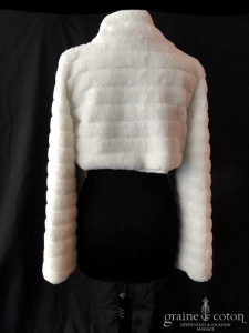 Bianco Evento - Boléro / manteau en fausse fourrure ivoire à boutons avec col et manches longues