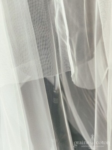 Viviane de Singapour - Voile long de 300 cm en tulle fluide bords brut