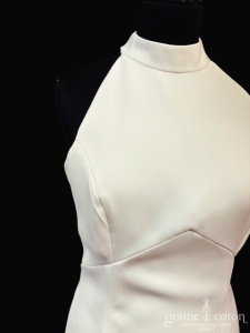 Création - Robe encolure américaine en crêpe